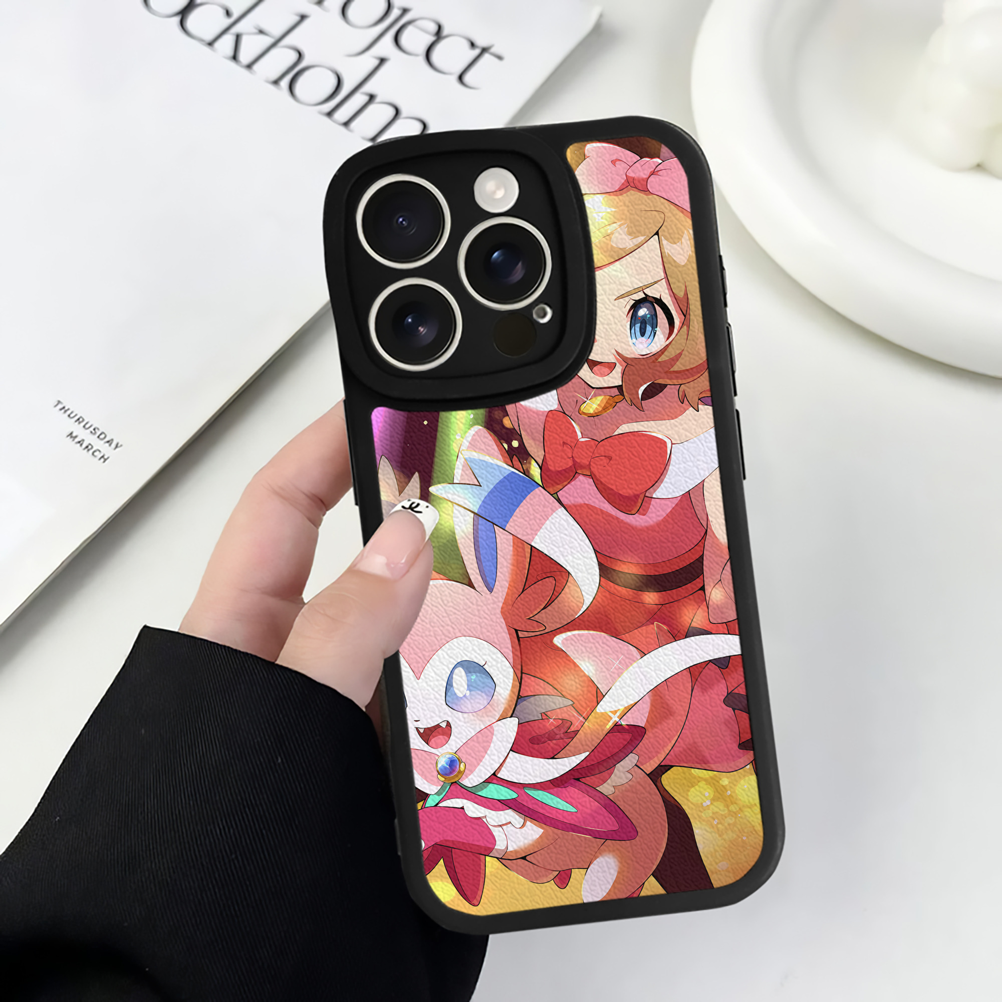 （画像用） ポケットモンスター Pokémon 【iPhone 16シリーズ対応】シリコンスマホケース（レザー調） 材質：シリコン